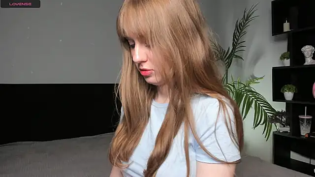 TessaStruble online show from 11.09.25