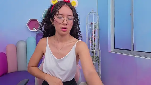 Sasha-Monroe online show from 12.15.25