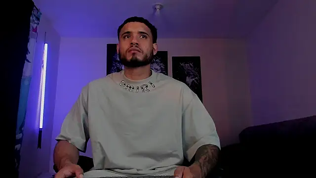 AUSTINN TORRES online show from 01.06.26