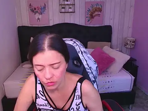  Rachel Jones  online show from 02.04.26