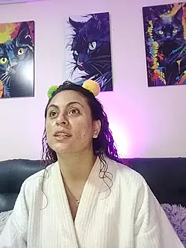 Snapshot of Caroline_Jons chatting on 10.29.25 Caroline Jons online show from 10.29.25