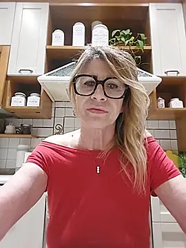 susylux online show from 04.18.26