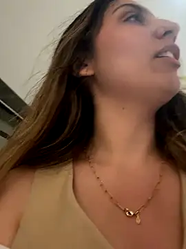 Snapshot of sarah_honey__ chatting on 11.03.25 sarah honey online show from 11.03.25