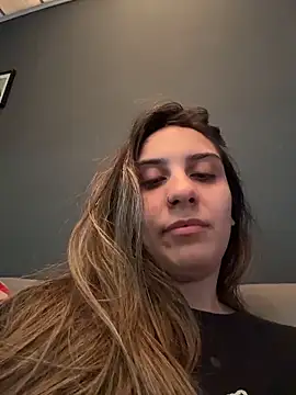 Snapshot of sarah_honey__ chatting on 11.12.25 sarah honey online show from 11.12.25