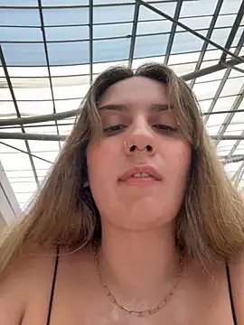 Snapshot of sarah_honey__ chatting on 04.26.26 sarah honey online show from 04.26.26