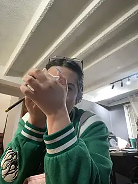 Kloe Novoa online show from 11.18.25