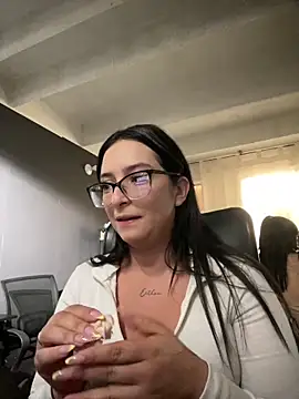 Kloe Novoa online show from 01.06.26