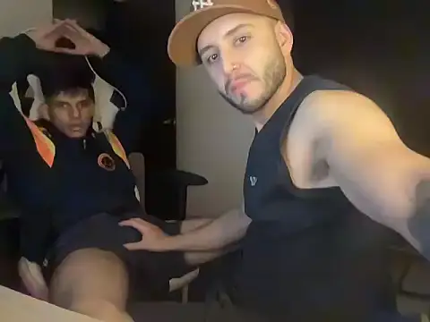 Snapshot of lionandreough chatting on 11.06.25 lionandreough online show from 11.06.25