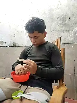 Snapshot of fer_luna chatting on 11.04.25 fer luna online show from 11.04.25