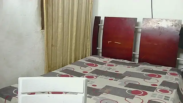 Snapshot of fer_luna chatting on 12.05.25 fer luna online show from 12.05.25