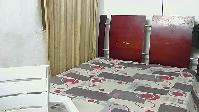 Snapshot of fer_luna chatting on 12.16.25 fer luna online show from 12.16.25