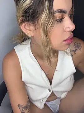 Alanna-foxx online show from 11.05.25