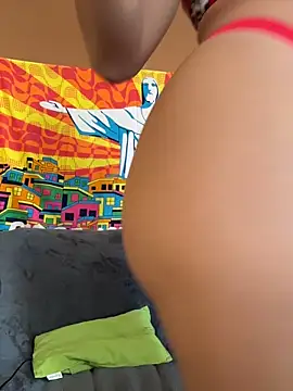 Snapshot of LillyFucksLeo chatting on 11.19.25 LillyFucksLeo online show from 11.19.25