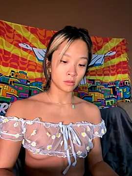 Snapshot of LillyFucksLeo chatting on 11.28.25 LillyFucksLeo online show from 11.28.25