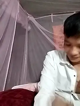 Snapshot of Wet_x chatting on 10.29.25 Wet x online show from 10.29.25