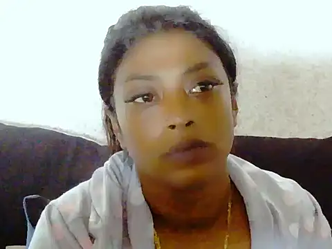 Snapshot of DOVE85 chatting on 11.11.25 DOVE85 online show from 11.11.25