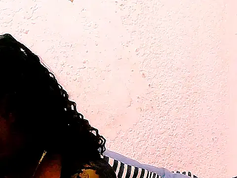 Snapshot of DOVE85 chatting on 11.14.25 DOVE85 online show from 11.14.25