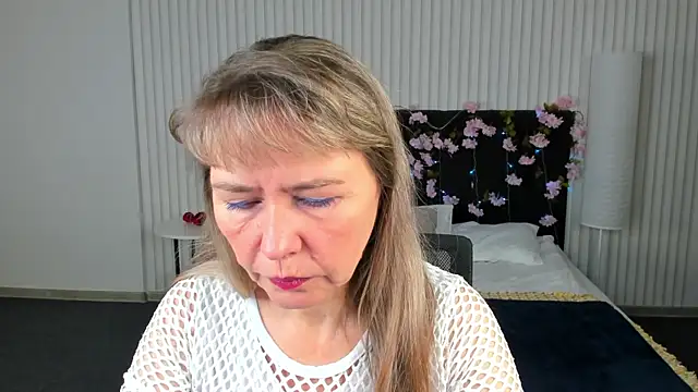 Snapshot of Carla_Vogue chatting on 11.04.25 Carla Vogue online show from 11.04.25