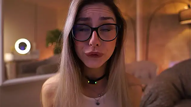 MaddieBryggs online show from 02.28.26