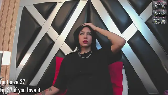 CloePerson online show from 04.02.26