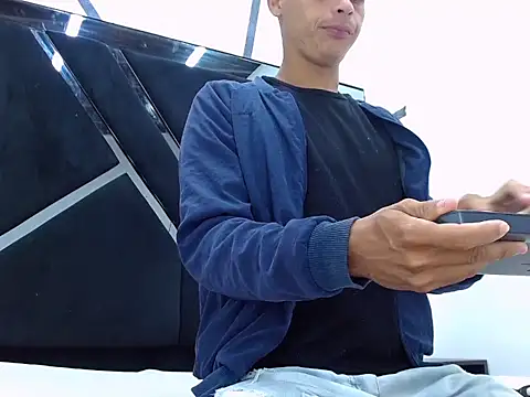 wiltom  online show from 10.29.25