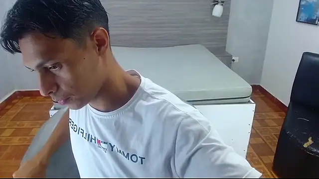 wiltom  online show from 11.06.25