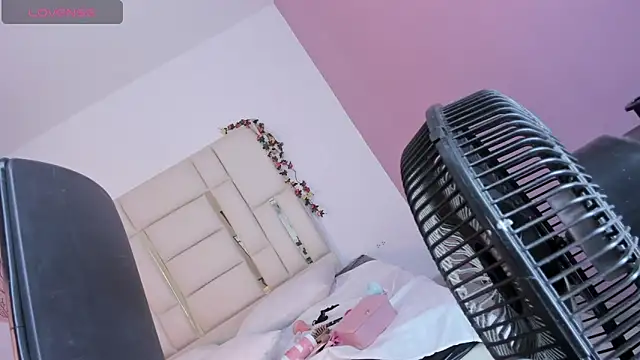 Maxxine VX online show from 11.22.25