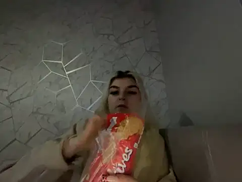 rosie-hipstergal online show from 11.29.25