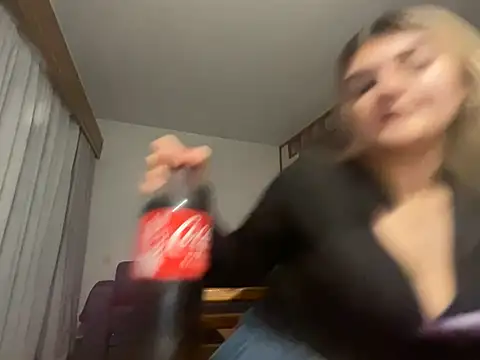 rosie-hipstergal online show from 02.04.26