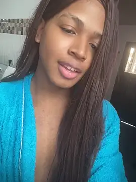 Snapshot of cherxyl_royal chatting on 04.29.26 cherxyl royal online show from 04.29.26