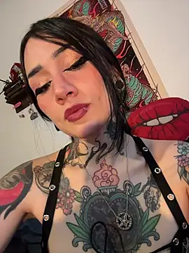 NinaHex online show from 11.18.25