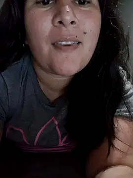 Snapshot of Clara_Arg chatting on 10.25.25 Clara Arg online show from 10.25.25