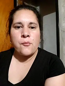 Snapshot of Clara_Arg chatting on 11.15.25 Clara Arg online show from 11.15.25