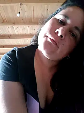 Snapshot of Clara_Arg chatting on 11.20.25 Clara Arg online show from 11.20.25