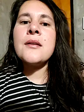 Snapshot of Clara_Arg chatting on 11.22.25 Clara Arg online show from 11.22.25