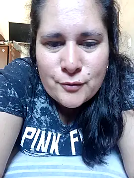 Snapshot of Clara_Arg chatting on 11.25.25 Clara Arg online show from 11.25.25