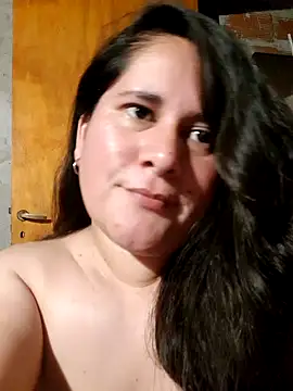 Snapshot of Clara_Arg chatting on 11.26.25 Clara Arg online show from 11.26.25