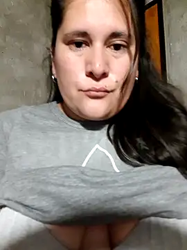 Snapshot of Clara_Arg chatting on 12.16.25 Clara Arg online show from 12.16.25