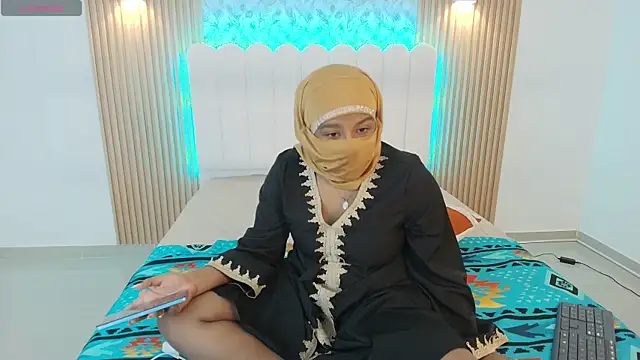 Lina arabiann online show from 11.30.25