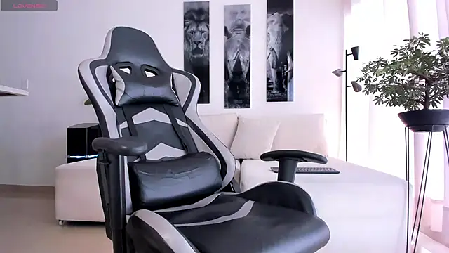 Snapshot of IamKael_ chatting on 12.05.25 IamKael online show from 12.05.25