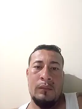 Snapshot of angel_cri chatting on 11.05.25 angel cri online show from 11.05.25