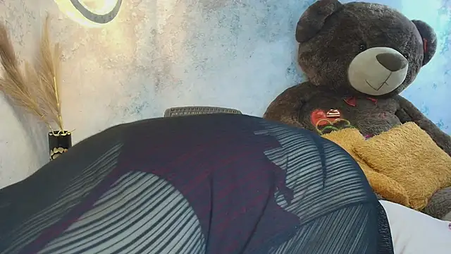 laliItaclark online show from 11.05.25