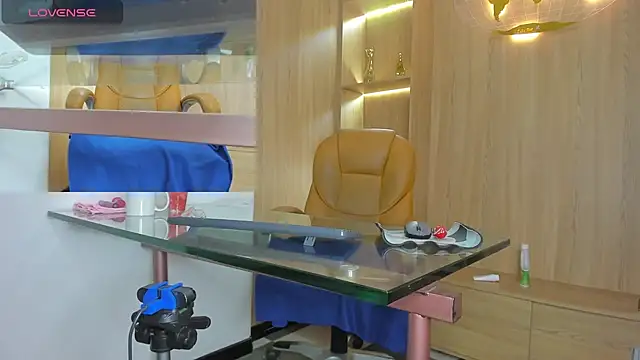 laliItaclark online show from 11.15.25