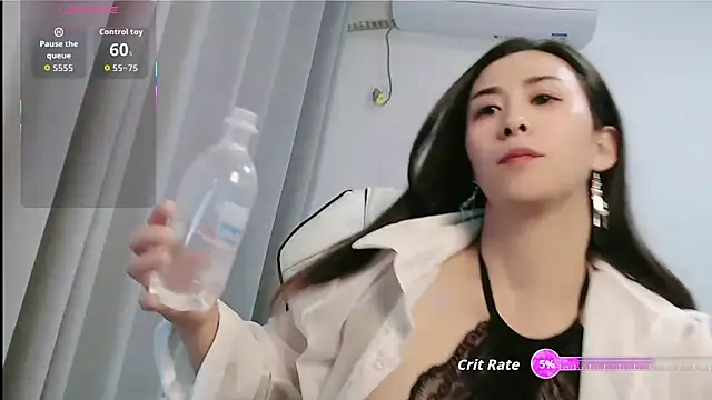 Snapshot of judyli chatting on 11.08.25 judyli online show from 11.08.25