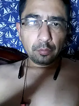 Snapshot of Leocuma82 chatting on 05.19.26 Leocuma82 online show from 05.19.26