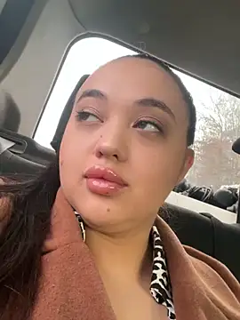 Snapshot of Sun-After-Rine chatting on 11.04.25 Sun-After-Rine online show from 11.04.25