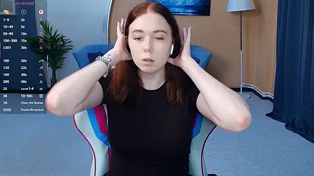 Snapshot of AddieOsler chatting on 05.25.26 AddieOsler online show from 05.25.26