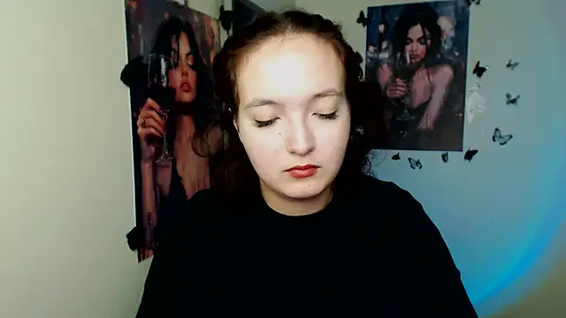 MissAriaa online show from 11.17.25