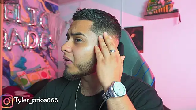 Tiler wolker online show from 01.07.26