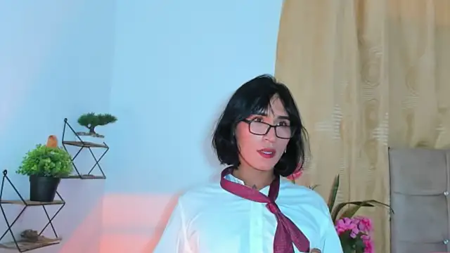 nahomi28  online show from 11.04.25